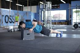 Flexiones inclinadas: posición inicial
