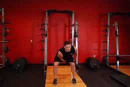 Arrancada con una kettlebell: posición final